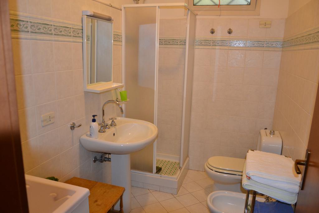 Low Cost La Meridiana Hotel Zafferana Etnea Quarto foto